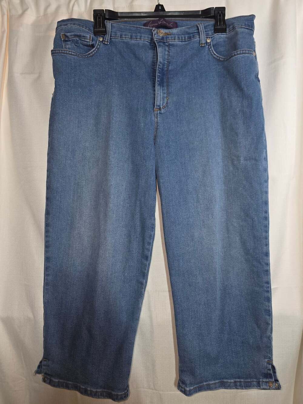 Gloria Vanderbilt Amanda capri Jeans Size 16 Blue Straight Leg Denim